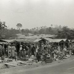 Road view of Iwara market