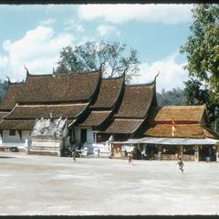 Vat Xieng Thong--roof structure