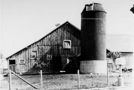 Pierre barns and silo