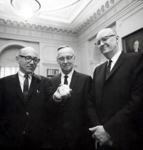 Lederbeg with fellow Nobel Prize winners Beadle and Tatum