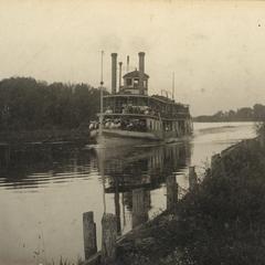 The Thistle underway on the Fox River, Wisconsin