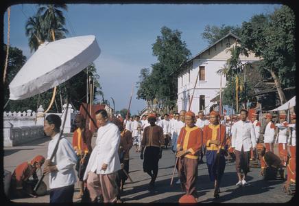 2500th Anniversary of Buddhism- officials entering Vat Mai