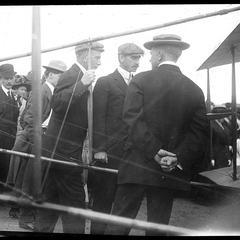 Glenn Curtiss in center