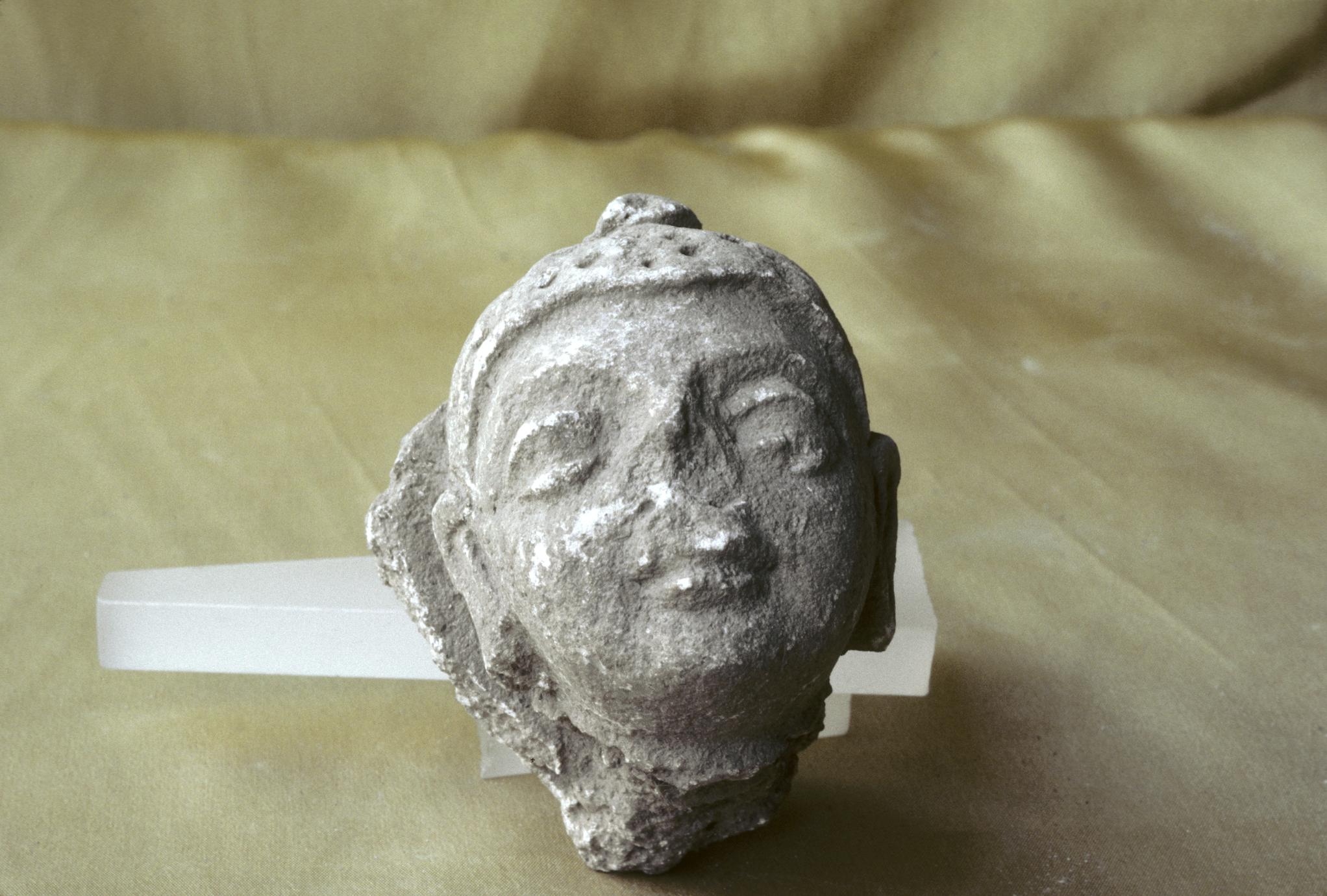 NG476, Stucco Head of Buddha (1 of 3)
