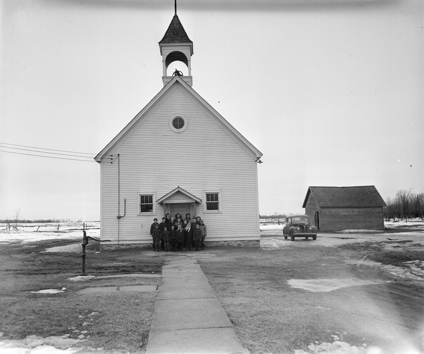 Pershing School-Town of Hewitt, Marathon County, WI - UWDC - UW-Madison  Libraries