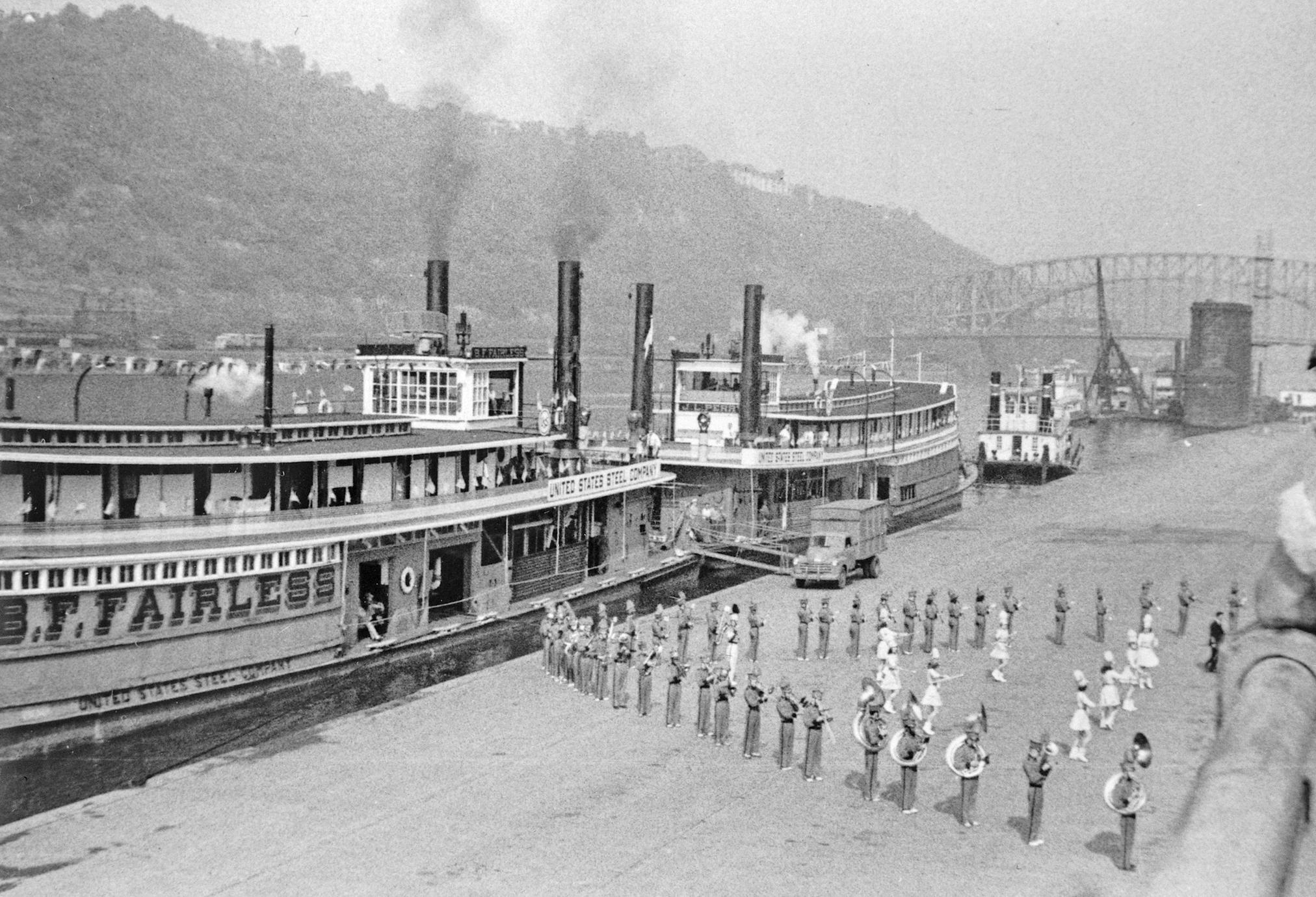 ‎B.F. Fairless (Towboat, 1935-1952) - UWDC - UW-Madison Libraries