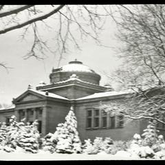 Simmons Library, snow