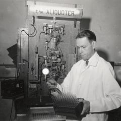 Conrad Elvehjem in lab