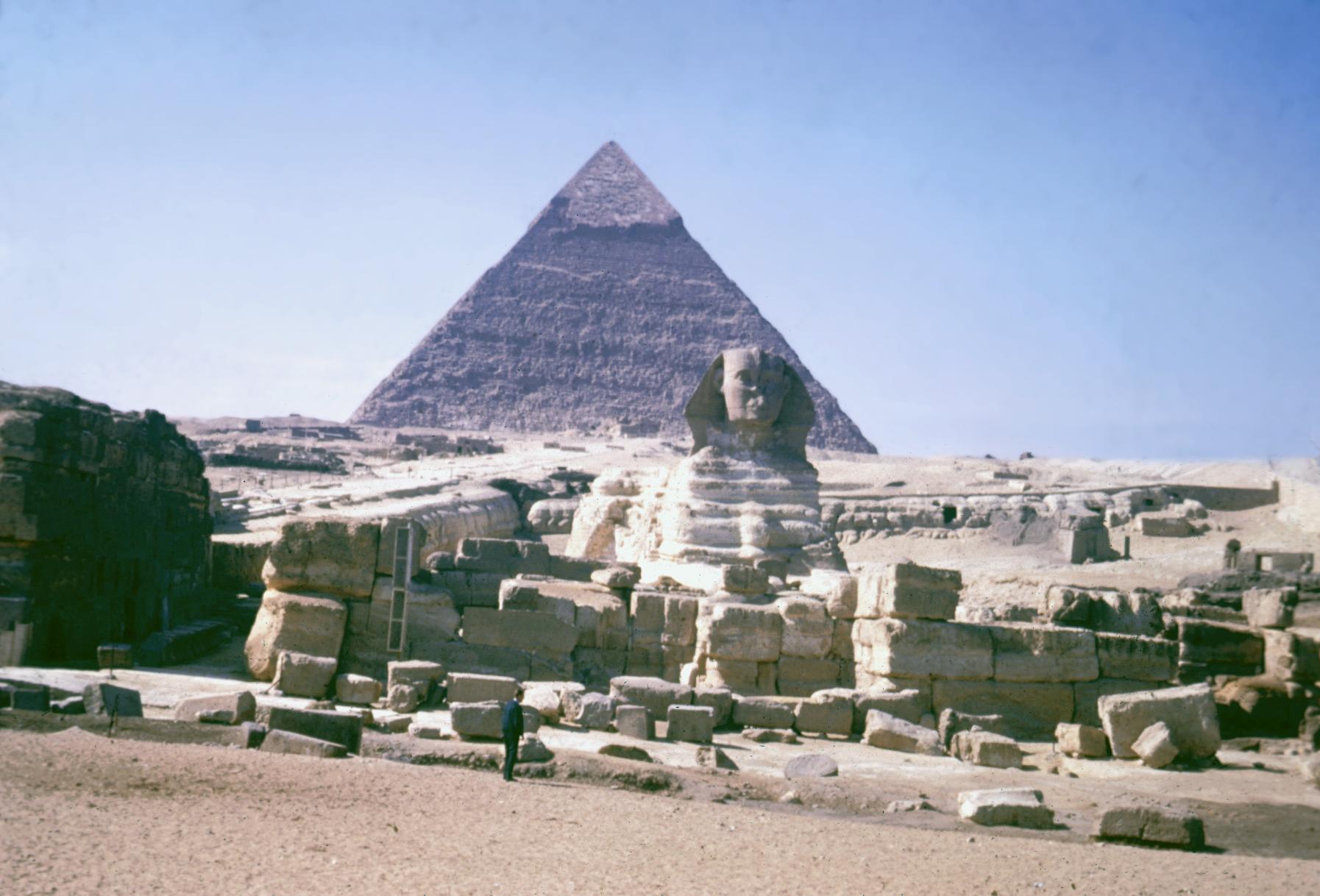 Frontal View of the Sphinx and the Pyramid of Khafre - UWDC - UW