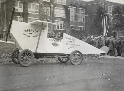 Homecoming parade, 1927