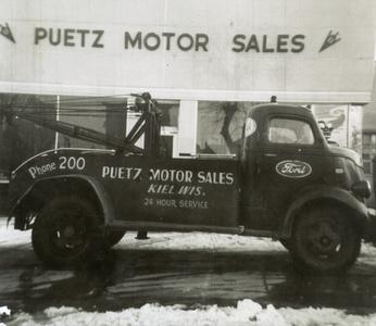 Puetz Motors Tow truck