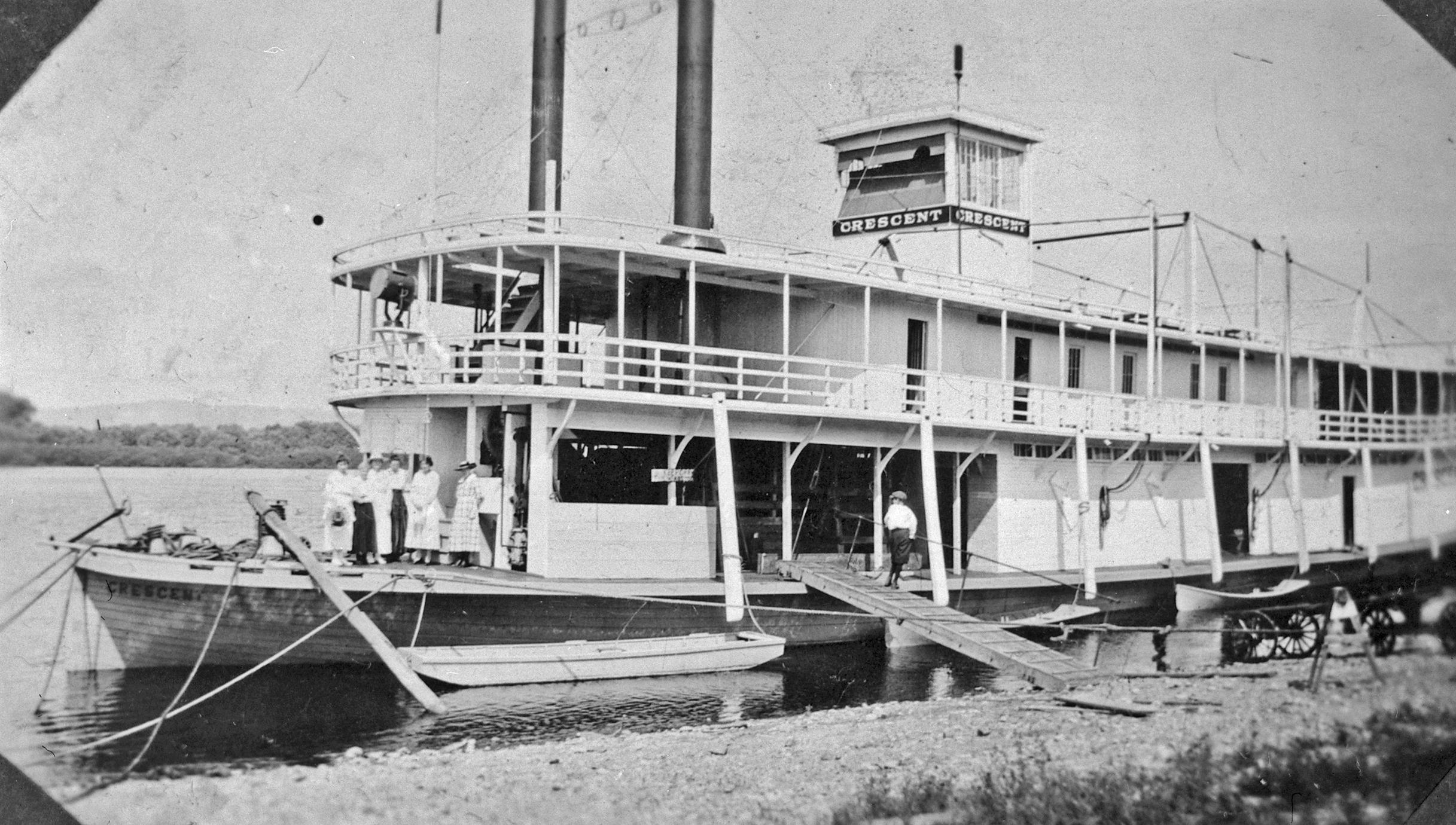 ‎Crescent (Towboat, 1919-1930) - UWDC - UW-Madison Libraries