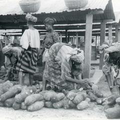 Sorting yams at Ijebu-Jesa market