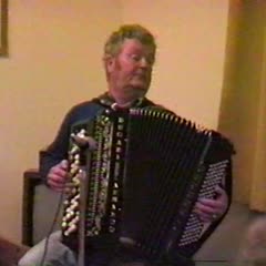 Calum MacLean plays two sets of upbeat accordion tunes (video)