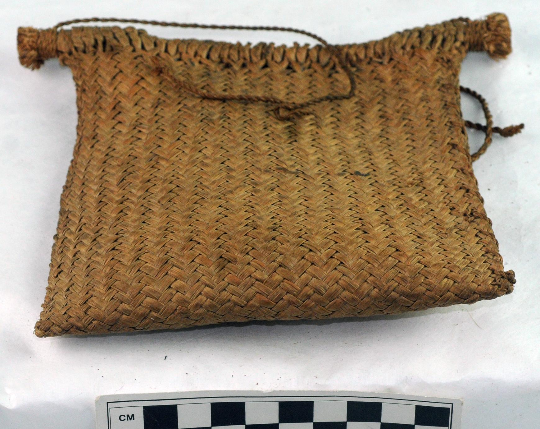 Woven pouches (1 of 4)