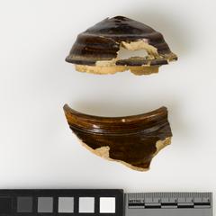 Teapot lid and body fragments