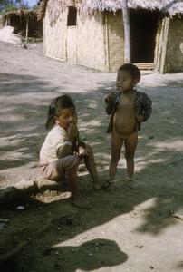 Ethnic Khmu' children
