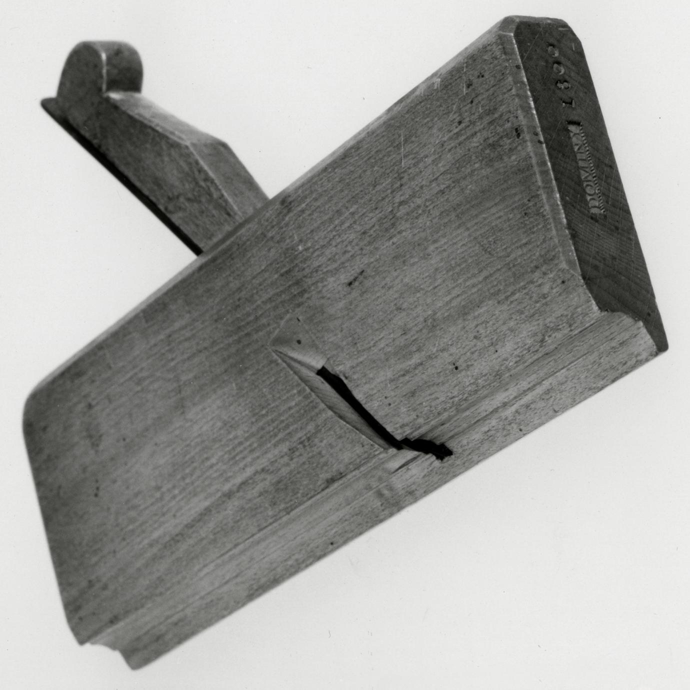 Black and white photograph of an ovolo or quarter-round plane.