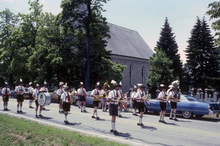 Freistadt Alte Kameraden Band parades down the street