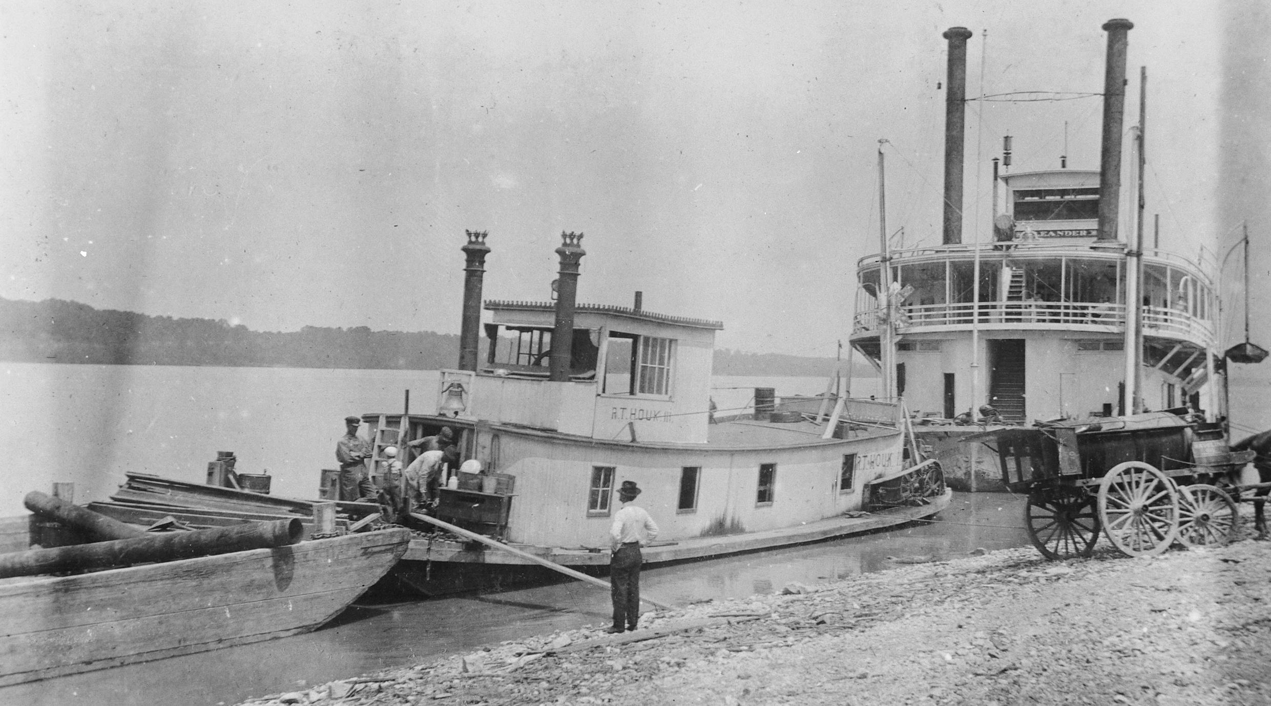 Two Rivers lighthouse - UWDC - UW-Madison Libraries