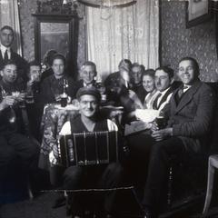 Max Peters with concertina player and other musicians
