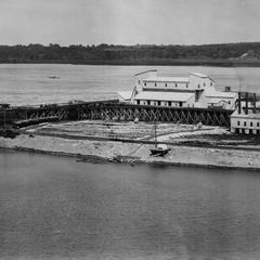 Lock and Dam (Mississippi River)