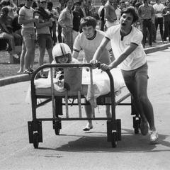 1971 bed race