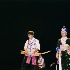 Hmong students perform at 2004 MCOR