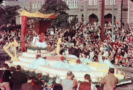 1953 Rose Bowl Parade float