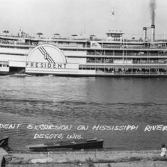 President excursion on Mississippi River, DeSoto, Wis.