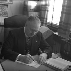 Forrest Polk at desk