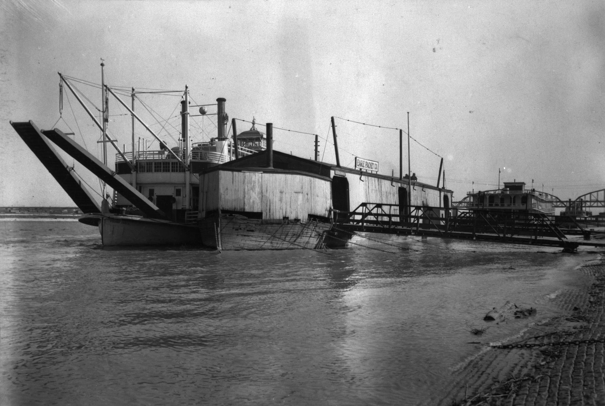 ‎Eagle Packet Company (Wharf boat) - UWDC - UW-Madison Libraries