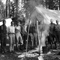Reconnaissance party in camp, Apache National Forest, Arizona, 1910 (Leopold second from right)