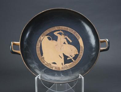 Wine Cup (Kylix) with Theseus Fighting the Bull of Marathon