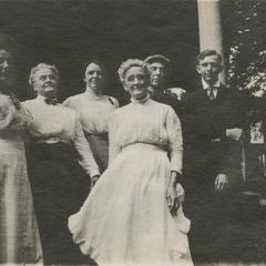 Anna Short Berigan, Maggie Keefe (friend), Ella Short Tarrant (sister), Mrs. Dennis Short (mother), Dennis Short (brother) and Will Tarrant (nephew)