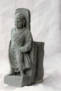 NG328, Bracket with a Standing Buddha