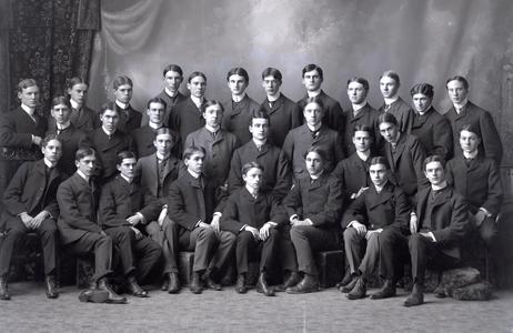 Fraternity Chi Psi, 1900