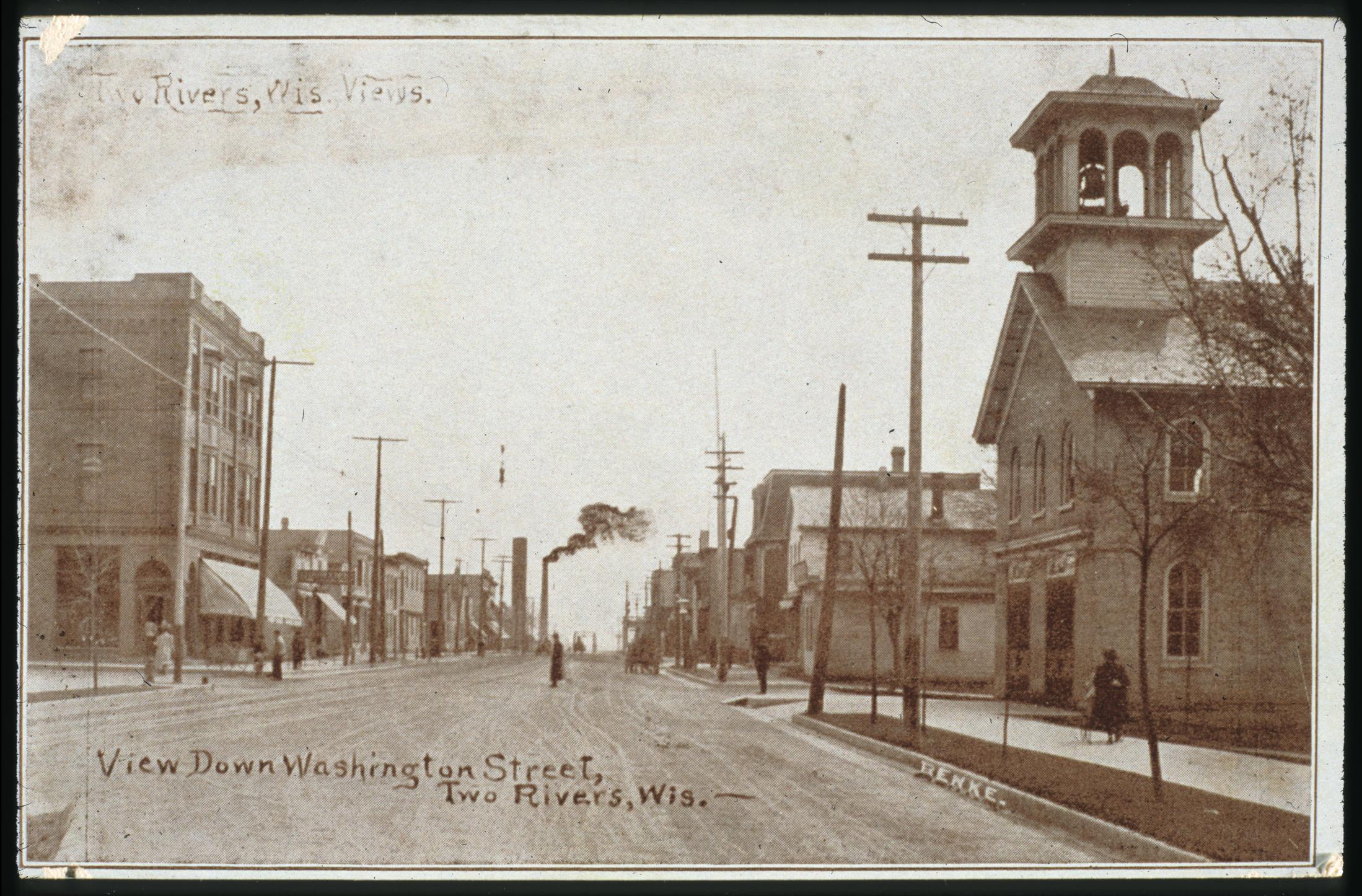 Two Rivers lighthouse - UWDC - UW-Madison Libraries