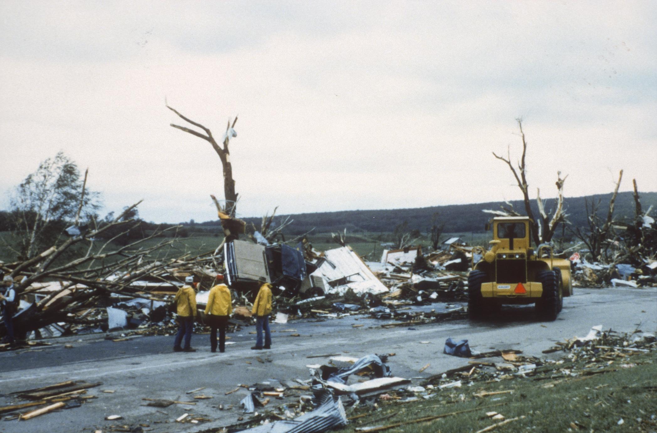 ‎Barneveld Tornado - UWDC - UW-Madison Libraries