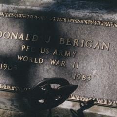Donald Berigan's tombstone