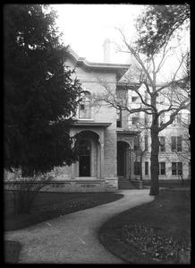 Kemper Hall entrance - house