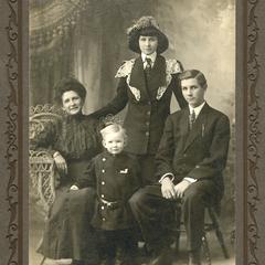 Jessie Hall McCart Gollmar and three children