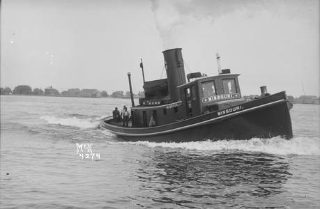 Missouri (Tugboat) Showing Her Power