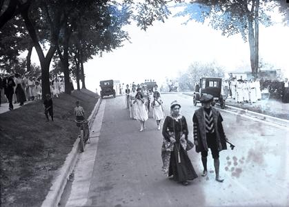Summer school pageant parade, 1916