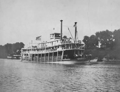 ‎UW-La Crosse Historic Steamboat Photographs - Collection - UWDC - UW ...