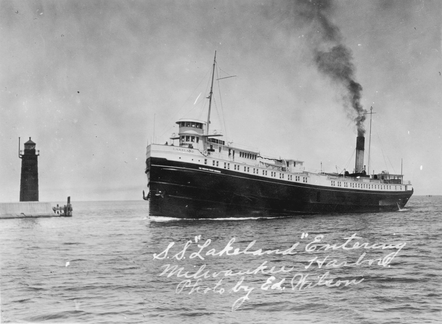 S.S. Lakeland entering Milwaukee harbor