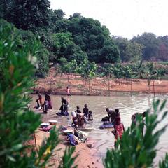 Professional Clothes Washers in the Niger River