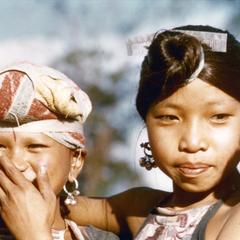 Two Yellow Lahu (Lahu Shi) girls in Houa Khong Province