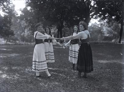 Summer school pageant dancers, 1917