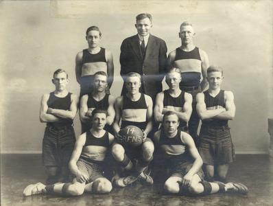 Basketball team, 1914